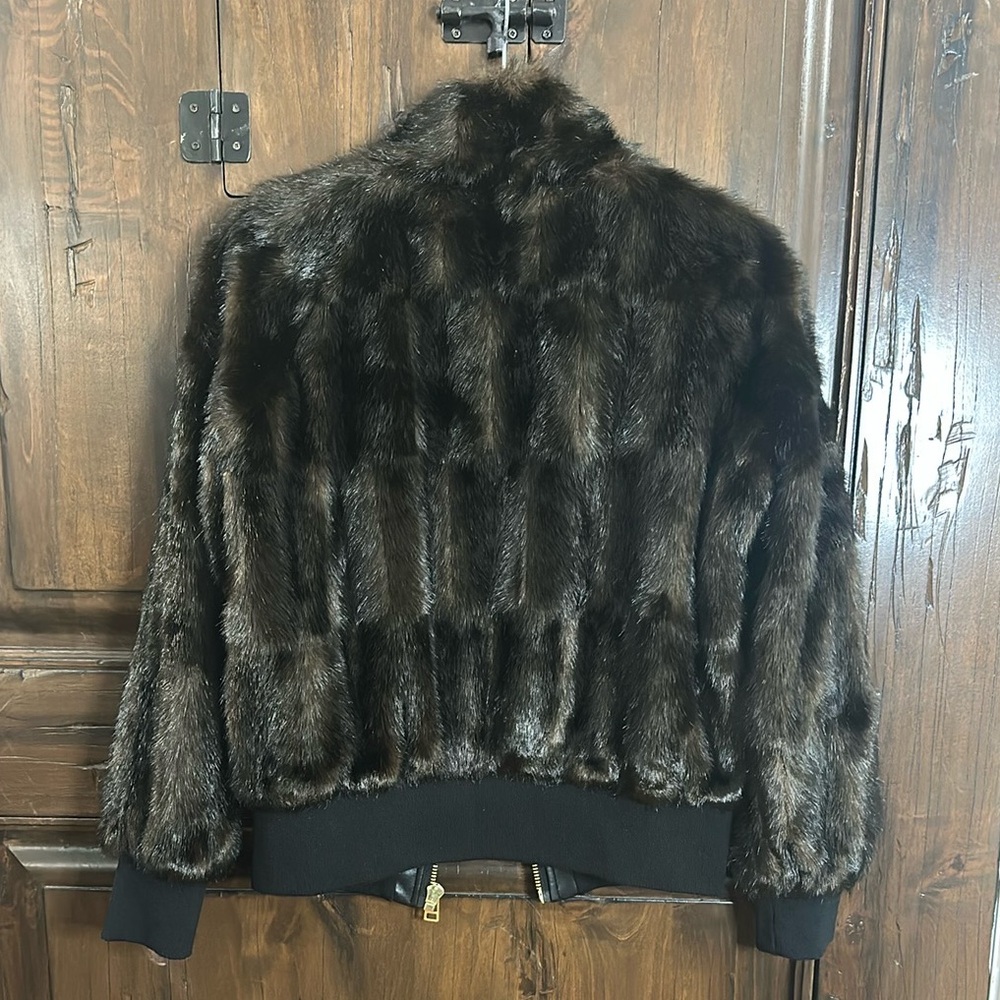 Luxurious Brown Fur Jacket - Picture 8 of 8